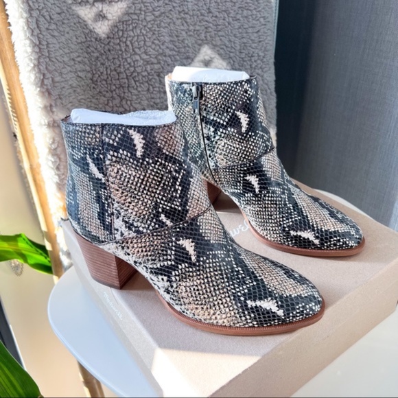 ② Snakeskin Python Ankle Booties Madewell Rosie Leather